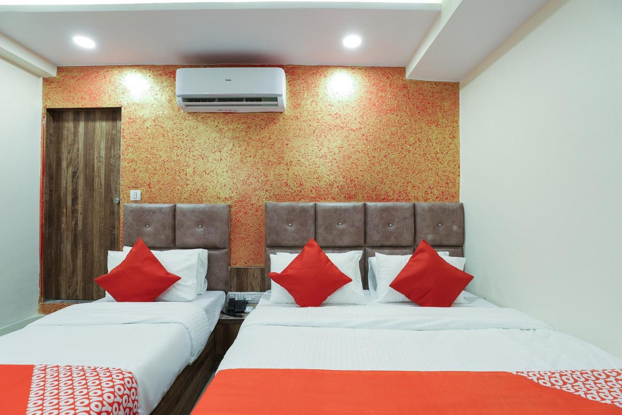 Hotel O Dream Stay Sarkhej Buitenkant foto